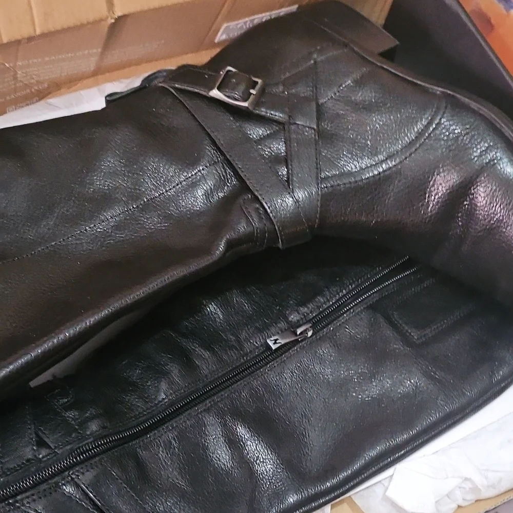Rena Womens Slip on Zip up Knee-High Boots. Used Once